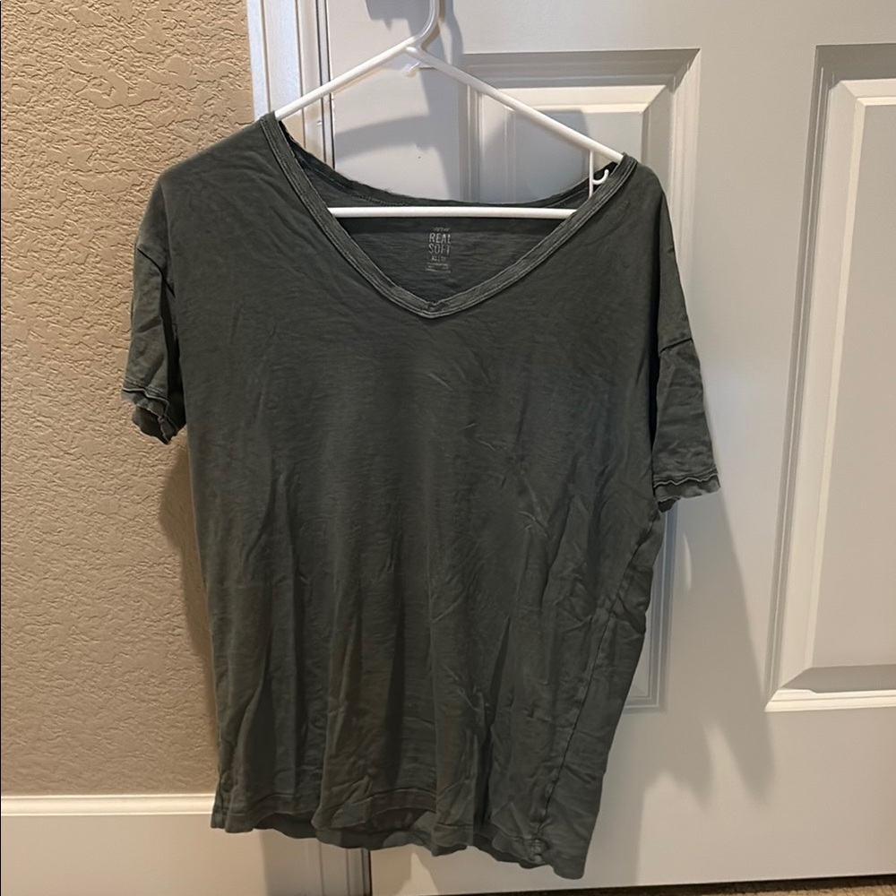 Aerie V-Neck Short Sleeve Tee in Dark Green